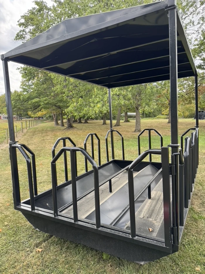 W1139: Horse Round Bale Feeder (with roof) - Image 2