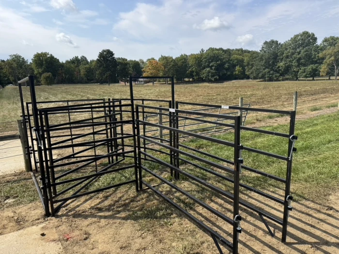 W2405: 8’ Cattle Crowd Tub with 90 degree utility sweep - Image 4